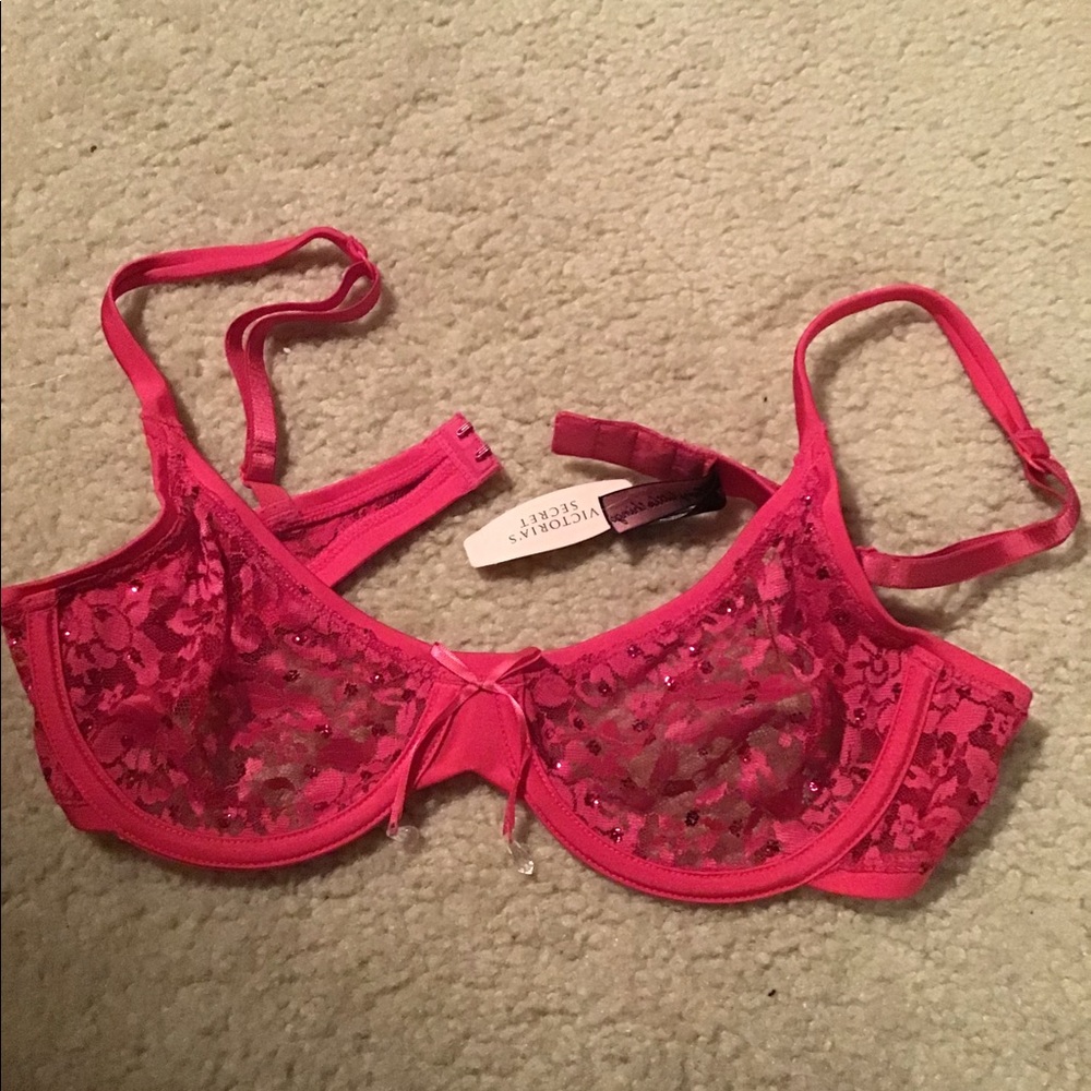 NWT Victoria’s Secret bra 34B